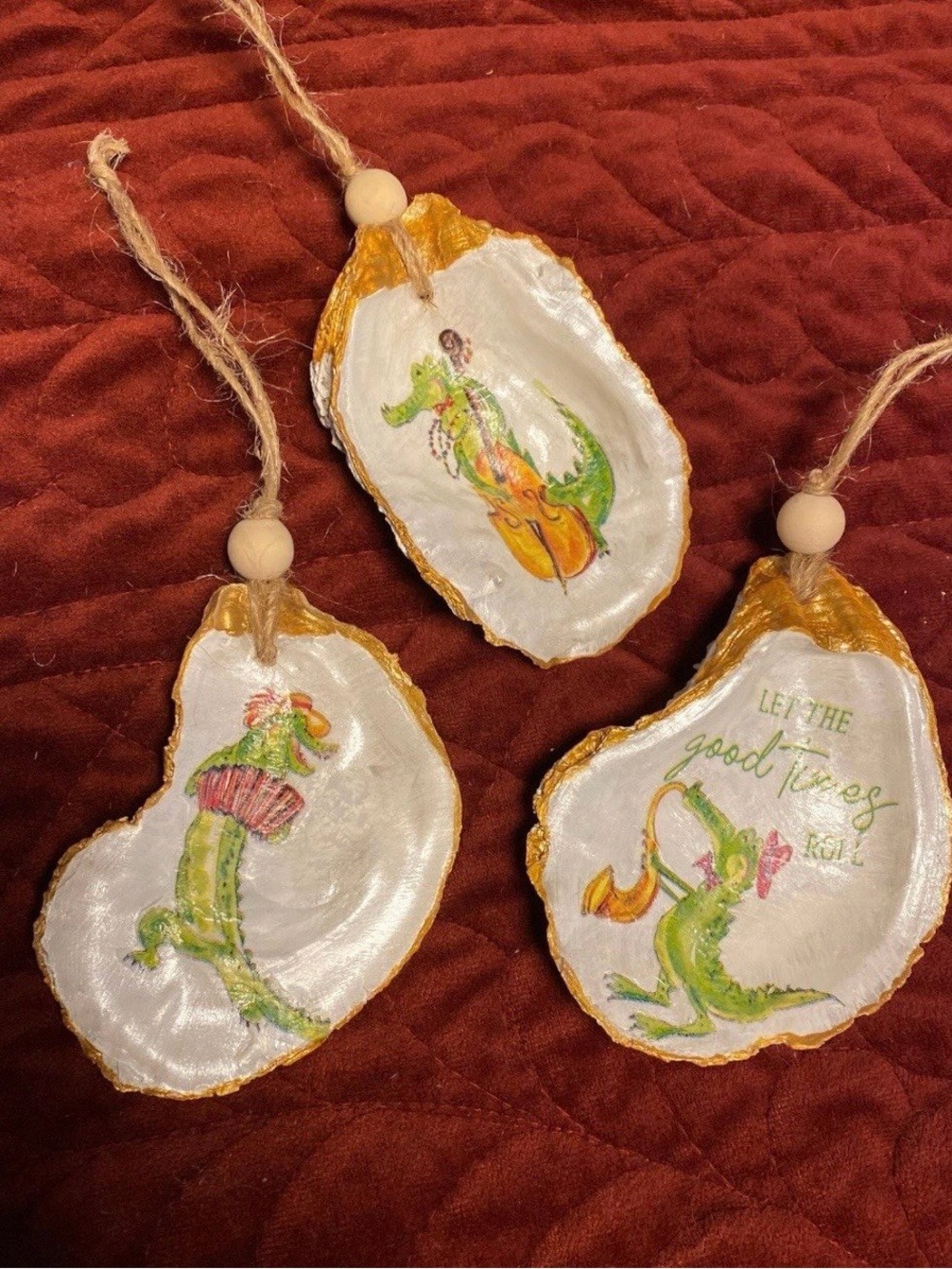 Alligators- set of 3-oyster ornaments NEW